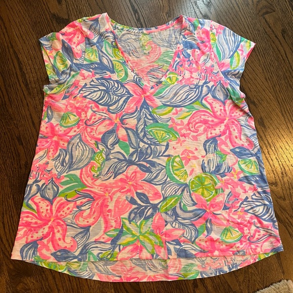 Lilly Pulitzer Etta V-Neck Cotton T Shirt in Havana Cocktail XL - Picture 3 of 7